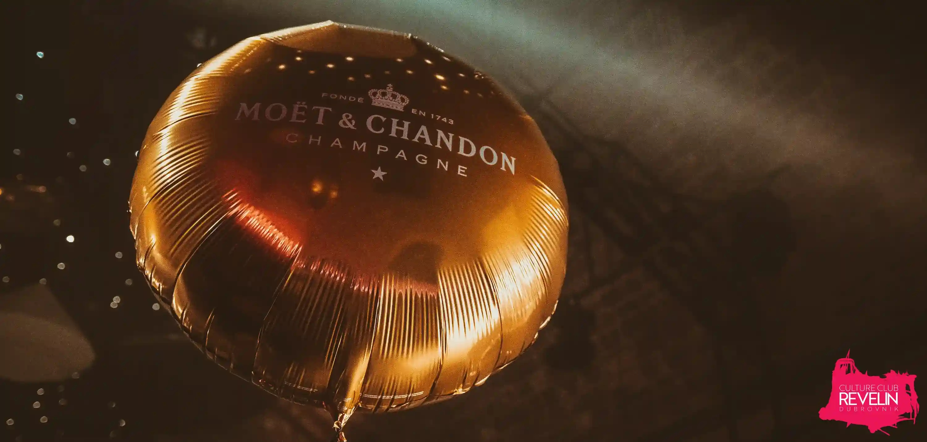 ballon in the club