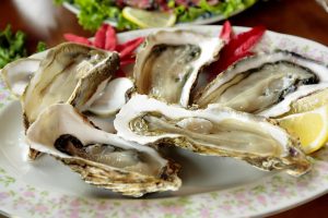 try fresh oysters in Dubrovnik