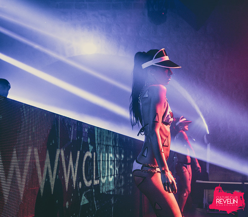 dancers on the stage, The Vibe, Revelin club night, June 2018